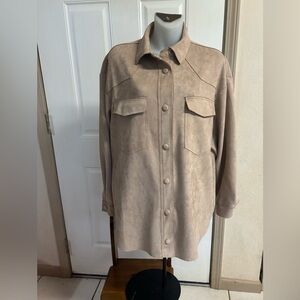 Small Fate Solid Tan faux suede Snap front collared/Pockets long sleeve shacket.